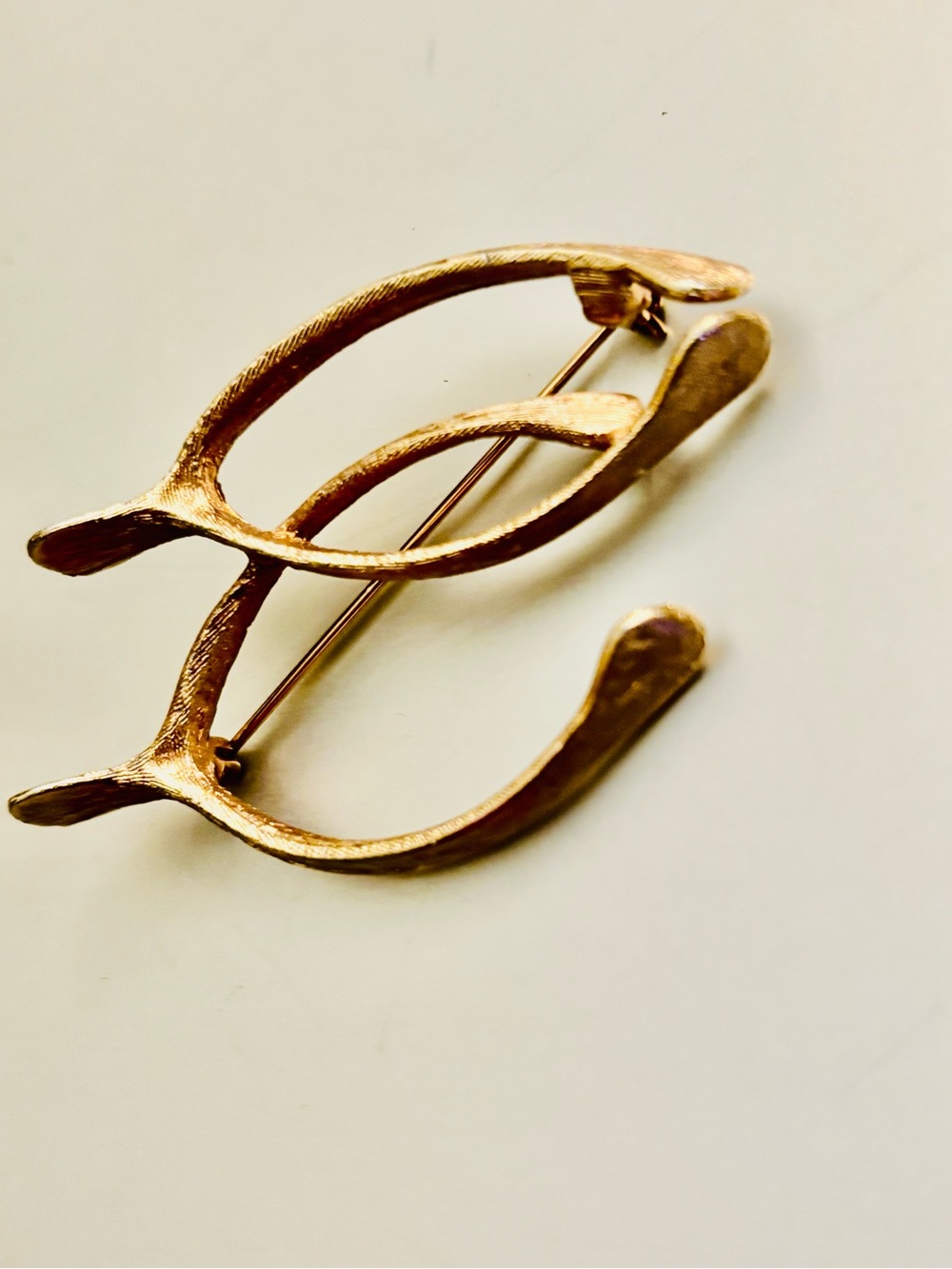 Judy Lee signed double wishing bone brooch